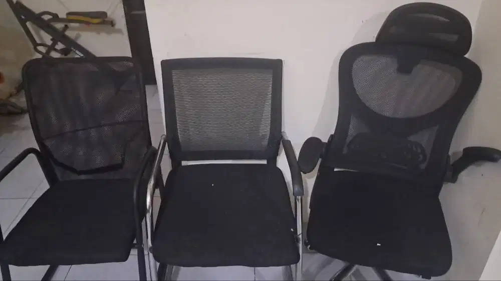 Kursi Bekas Rusak (3 Unit) – Dijual Borongan