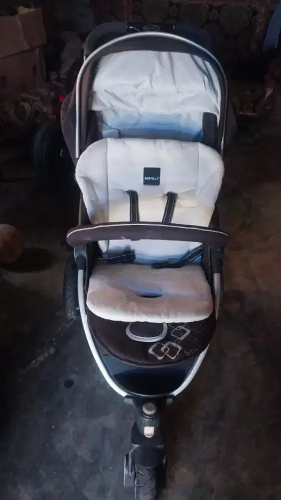 STOLLER BAYI TIDUR ATAU DUDUK