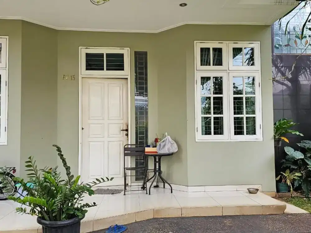 Dijual Rumah Mewah Hook Siap Huni di Puri Indah