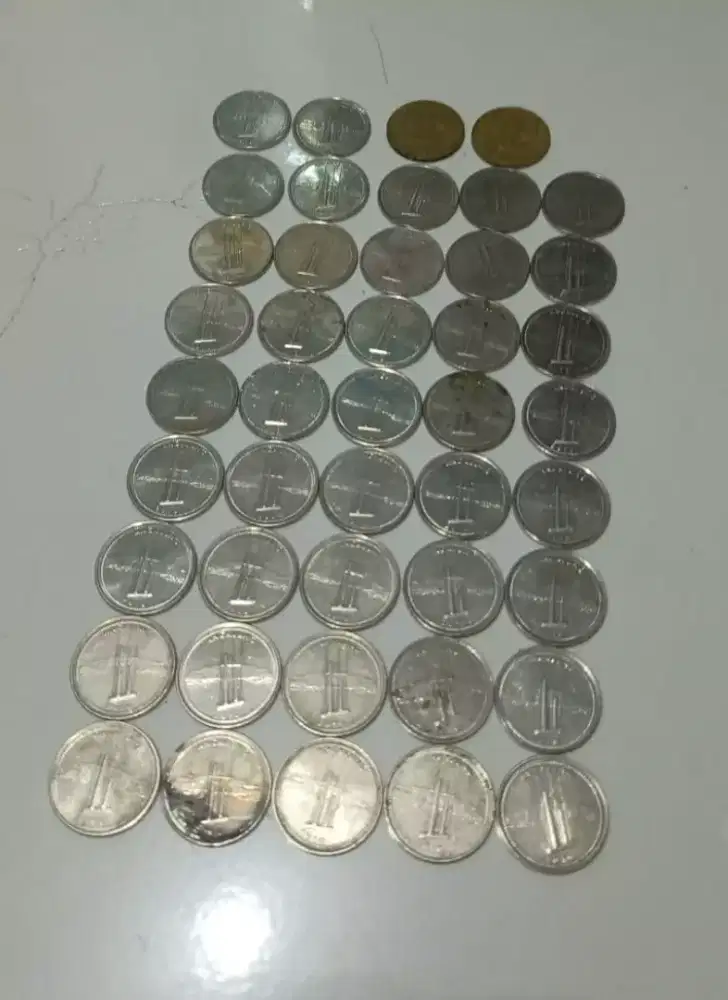 Uang kuno koin dan kertas