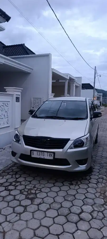 Kijang innova G diesel AT 2011