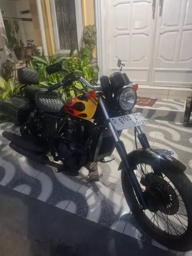 Kaisar aruny 150 Renegade