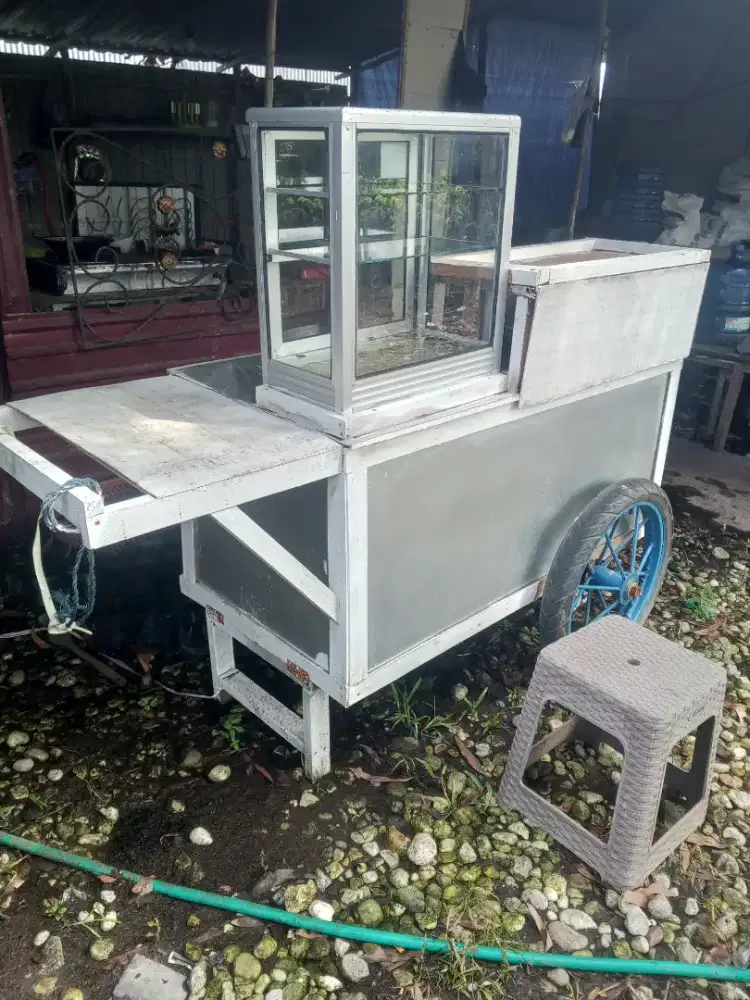 Gerobak pentol gorengan