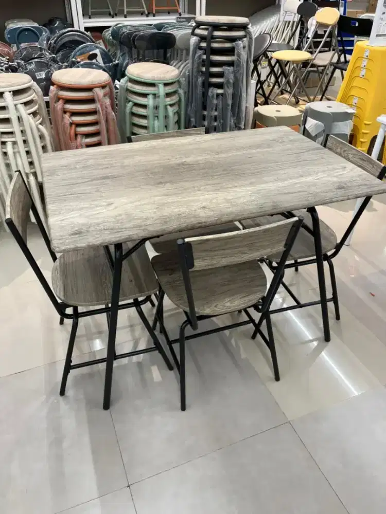 Set meja makan minimalis