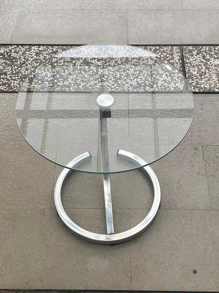 Meja Kaca + Bangku Teras Santai