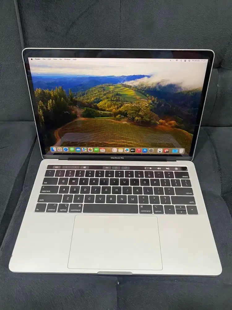 MacBook Pro Touchbar 13inch 2019, 16/256GB i7 SECOND