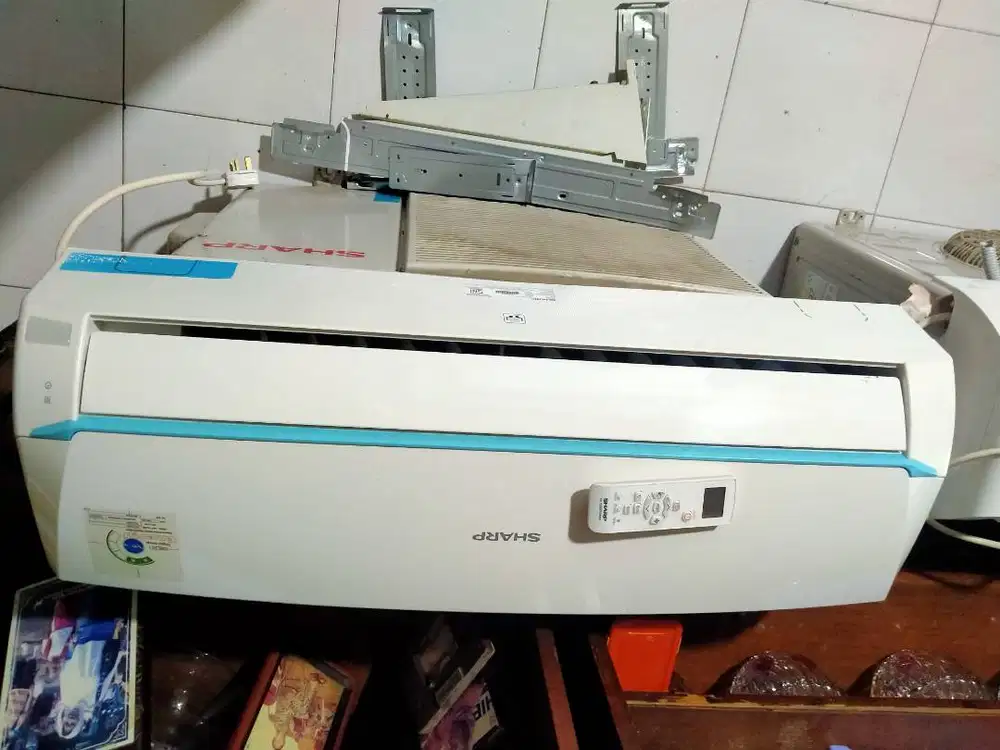 AC Sharp 1pk kondisi bagus no dus 5bln pakai