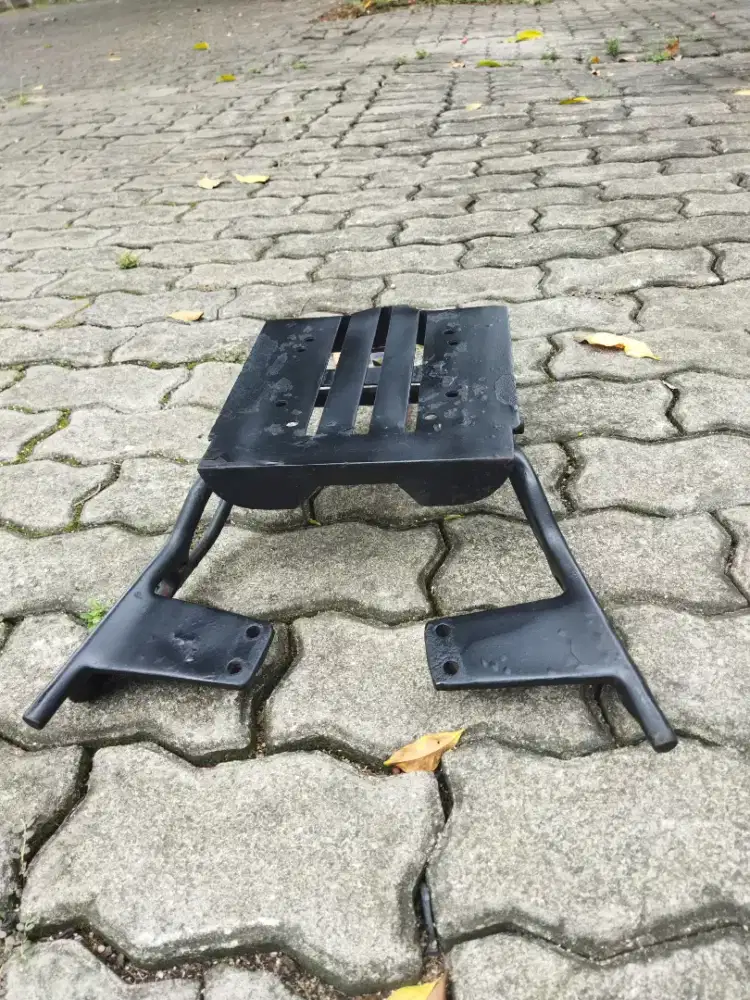 Breket box motor Pulsar 200NS