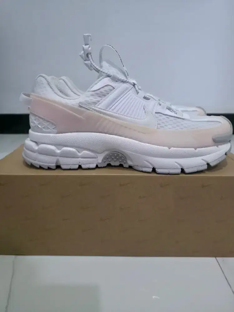 Sepatu nike zoom vomero roam