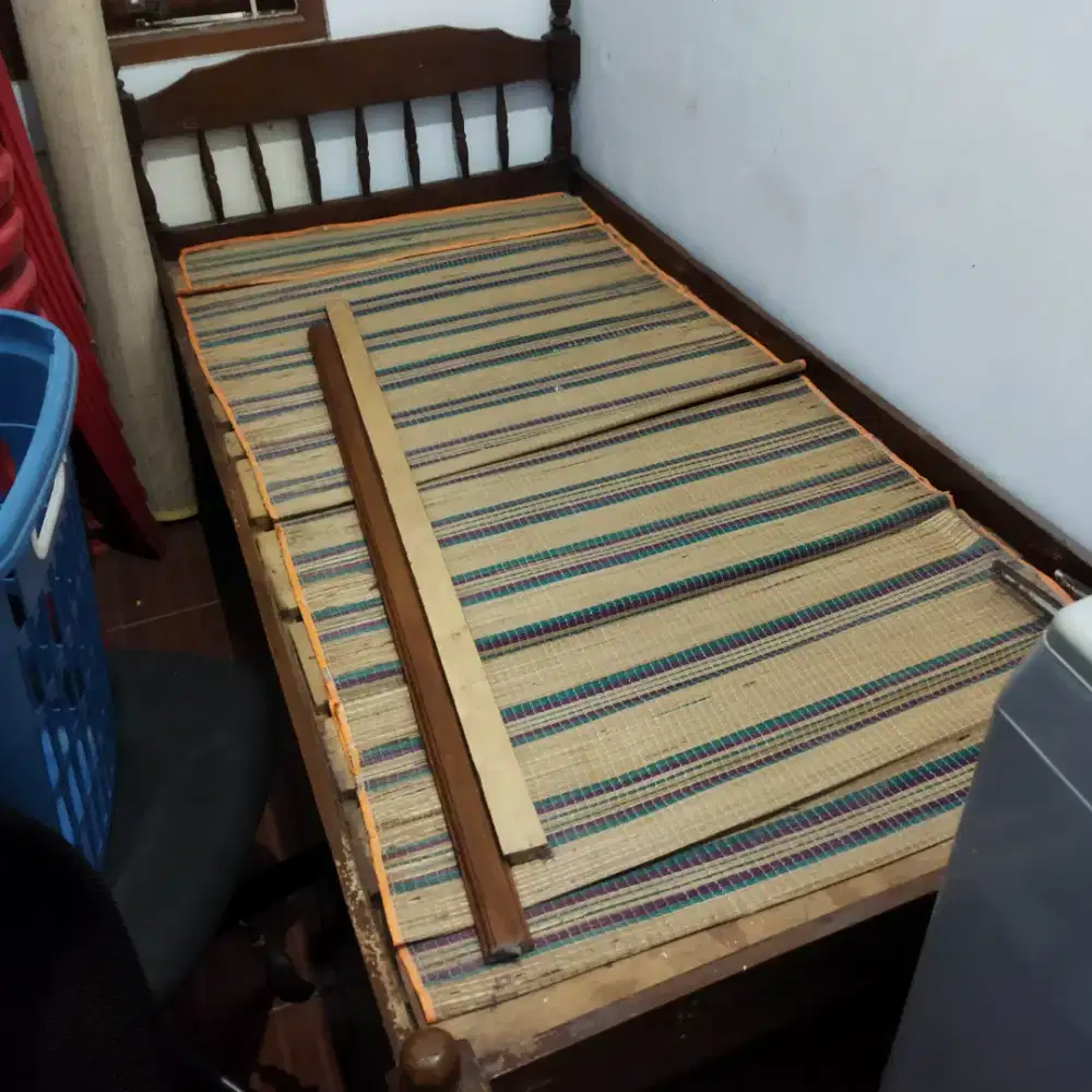 dipan kayu ukuran kos kosan buat 1 org