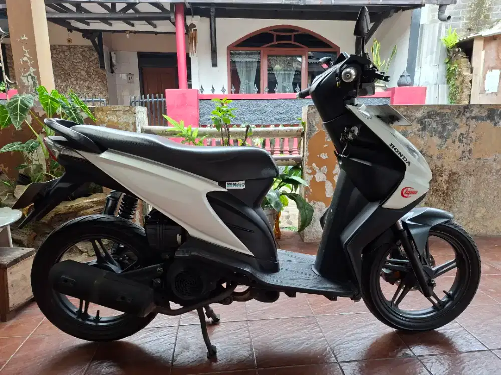 Honda Beat 2009 putih