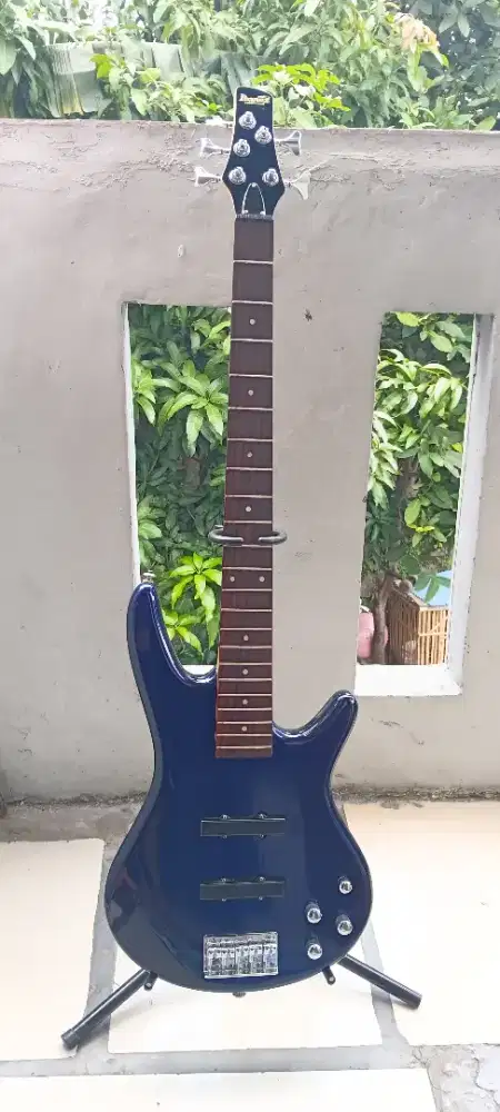 Bass ibanez gio soundgear 5 strings like new