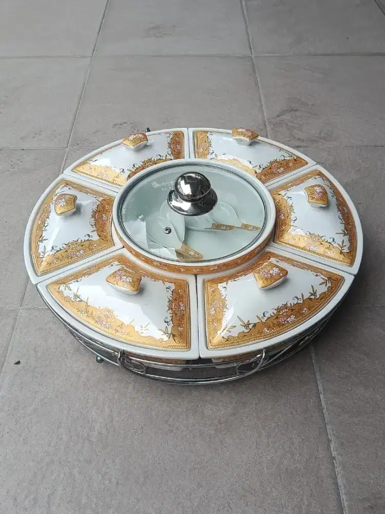 Wadah saji prasmanan set keramik