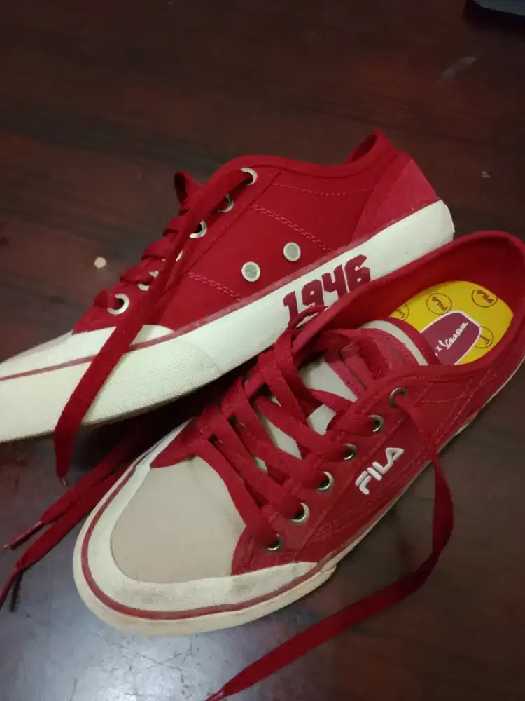 D jual sepatu FILA