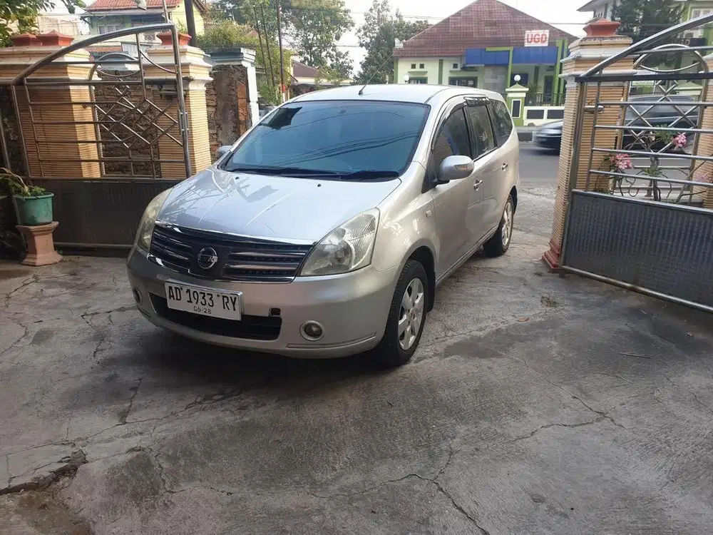 Grand Livina 1.8 Ultimate Matic