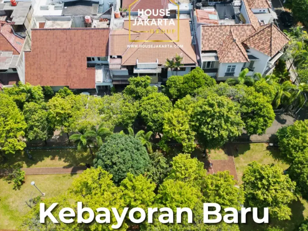 Rumah Butuh Renovasi Depan Taman area Kebayoran Baru Jakarta Selatan