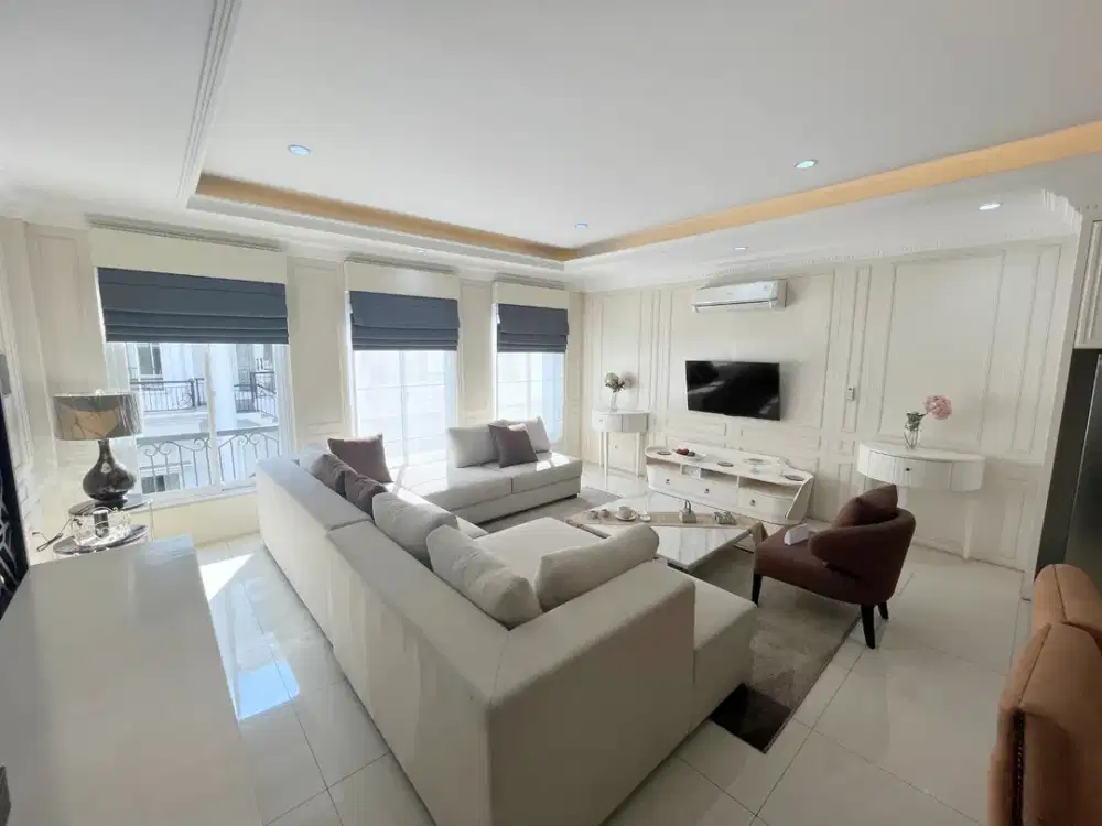 READY UNIT TOWNHOUSE EKSKLUSIF 3 LANTAI DEKAT CITOS DAN MRT