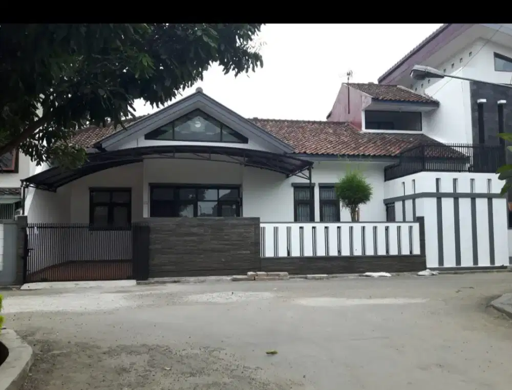 Disewakan Rumah semi furnish siap pakai di Buahbatu