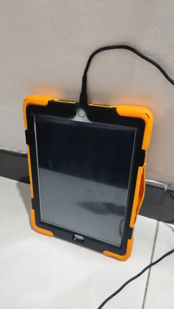 Ipad 7 wifi only 128 gb second (nego)