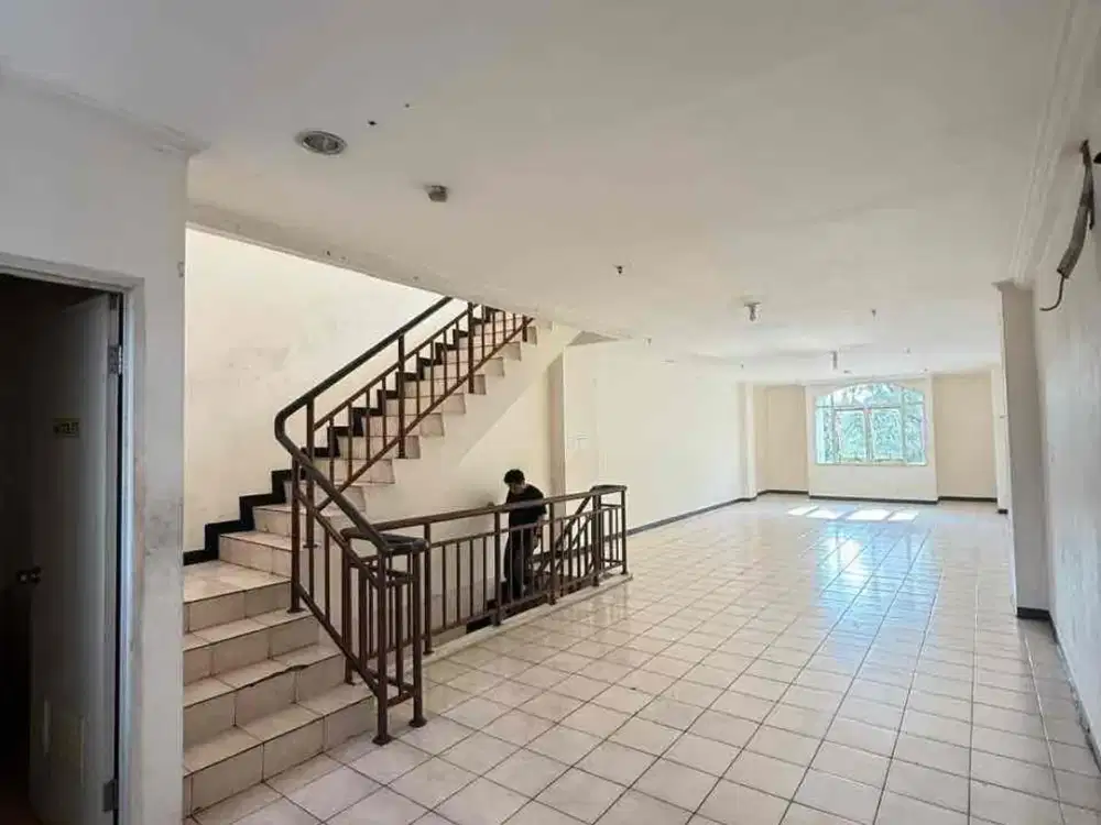 Disewakan ruko di apartemen gading mediterania kelapa gading 3 Lantai