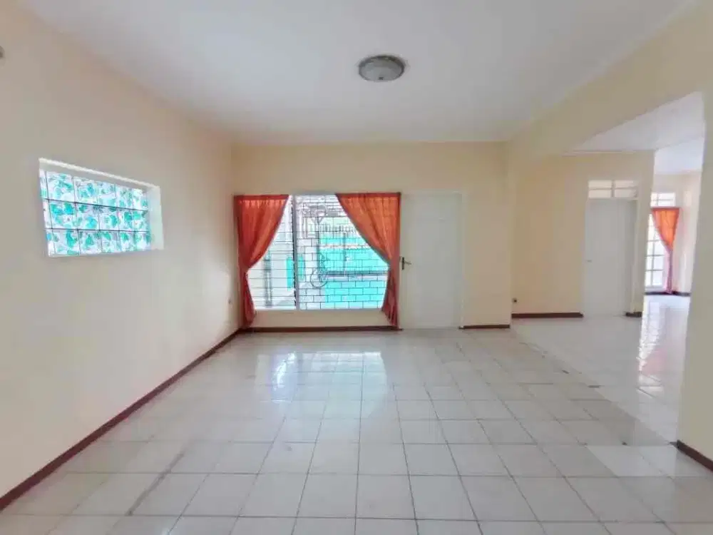 Rumah Asri 2 lantai ,7 Kamar,di Pulo Asem