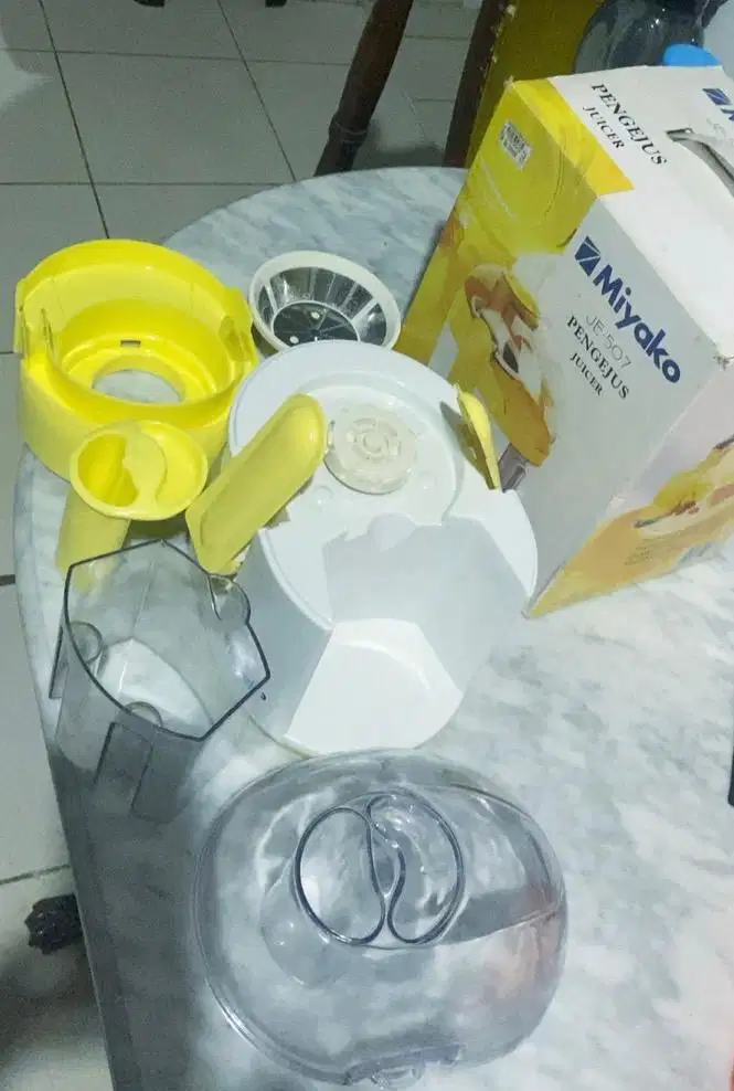 Juicer MIYAKO JE 507