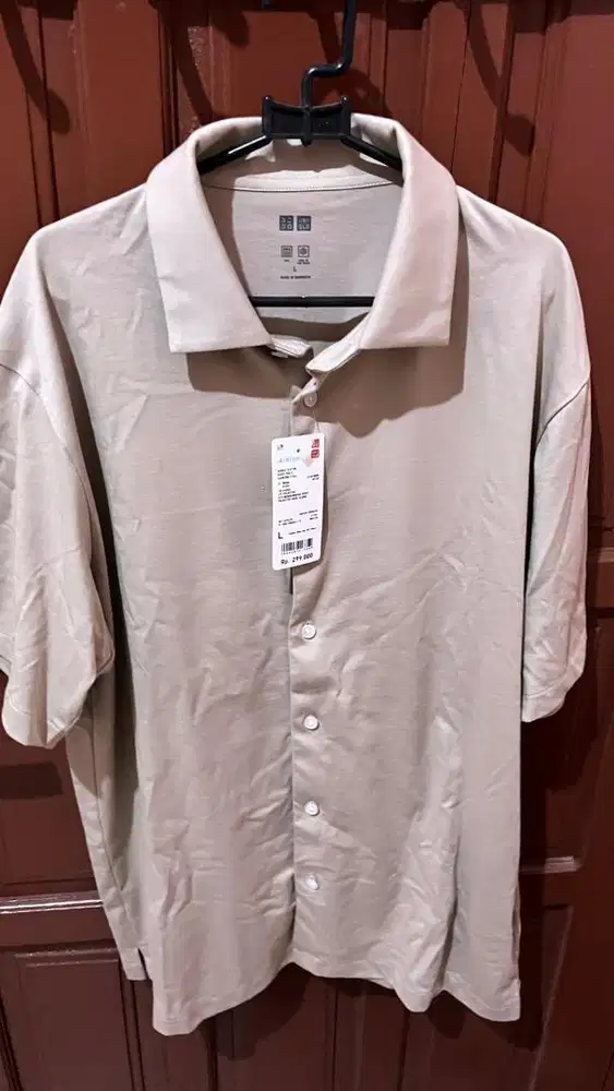 kemeja uniqlo baru