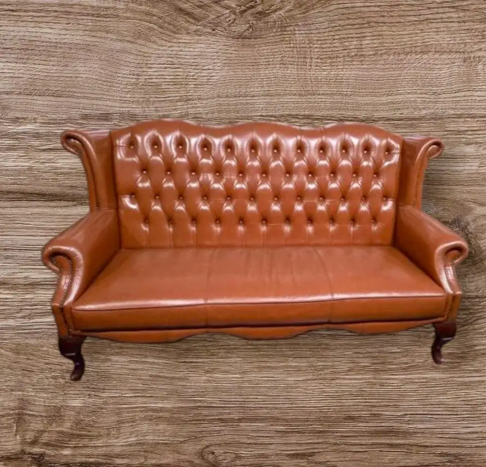authemtic sofa chesterfield england