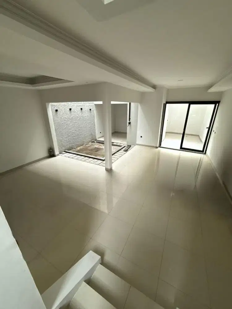 Disewakan Rumah Cantik di Cluster New Alicante Gading Serpong