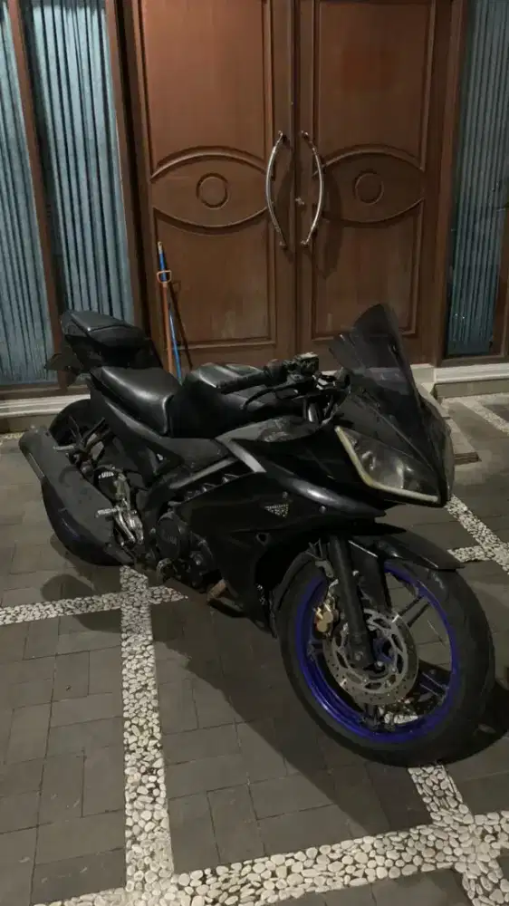Dijual Yamaha R15 V2
