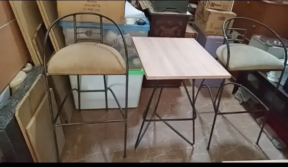Meja kursi bar rangka besi