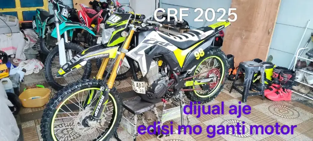CRF 150 L -warna hitam/Putih