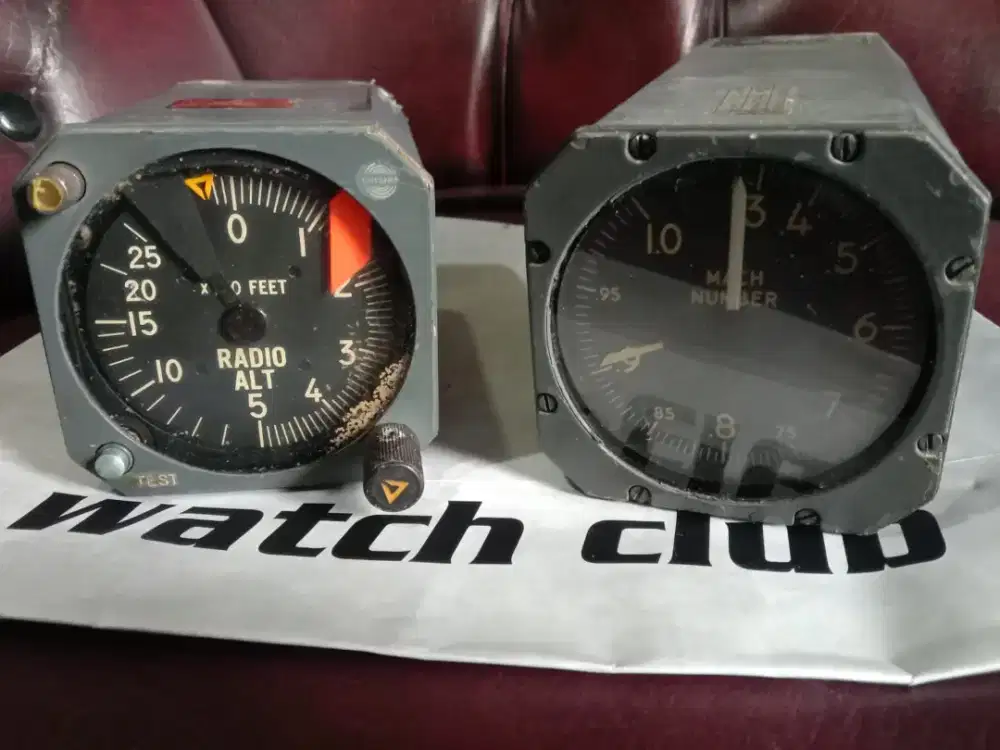 DI JUAL KONDISI MASIH BAGUS Instrumen avionic