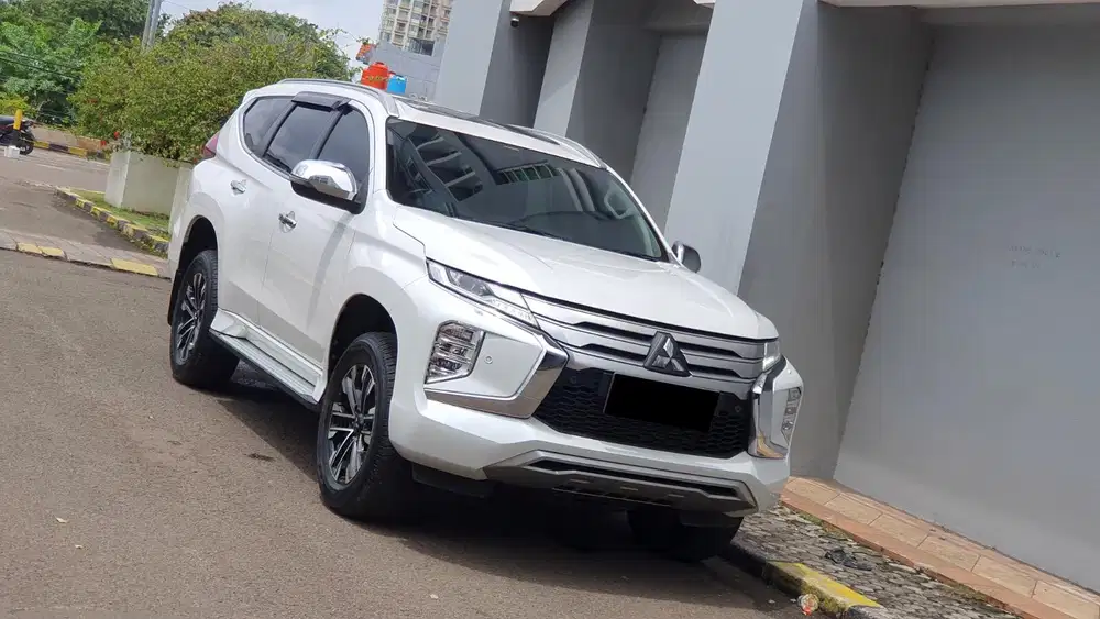 Mitsubishi Pajero Sport Dakar 2.4 Sunroof 2023