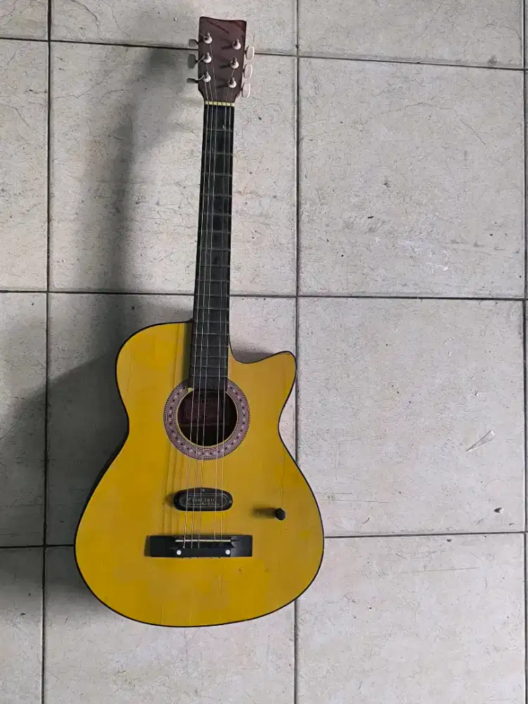 Jual gitar merk Y*maha FG335