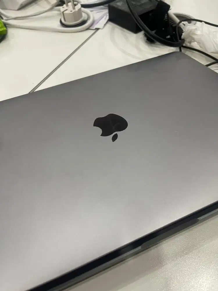 Macbook Pro M1 2020 8/512GB butuh ganti LCD