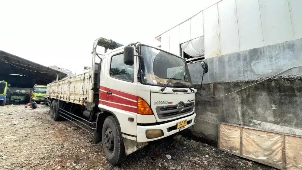 Hino FL 235 JW tronton 6x2 long sasis 9.6 meter tahun 2013