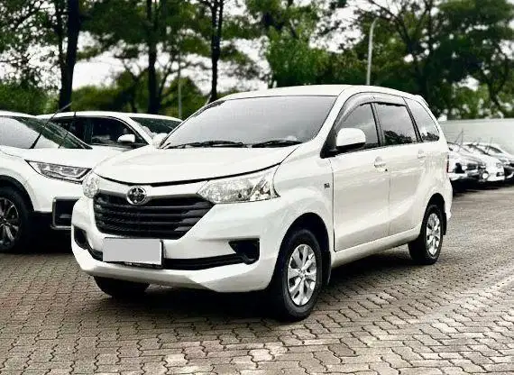 TOYOTA AVANZA 1.3 E AT MATIC 2018 PUTIH KM 36RB