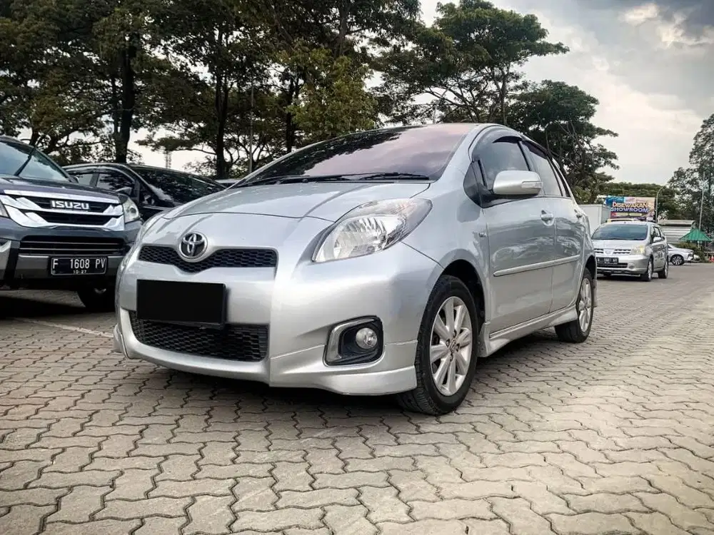 TOYOTA YARIS S LIMITED AT MATIC 2012 SILVER KM 125RB
