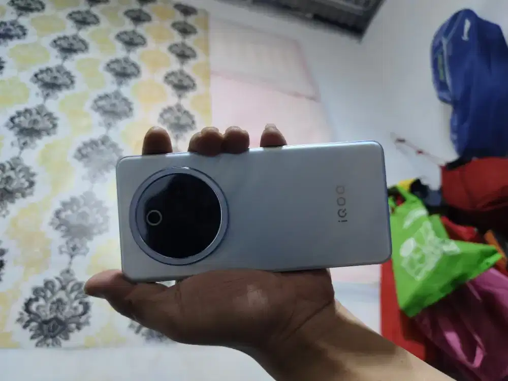 iqoo z 10 ram 12/285