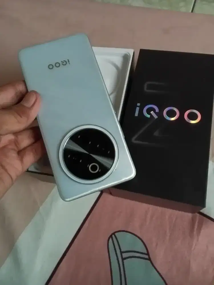 Iqoo Z10 5G 12/256gb batere 7300mah istimewa full ori garansi panjang