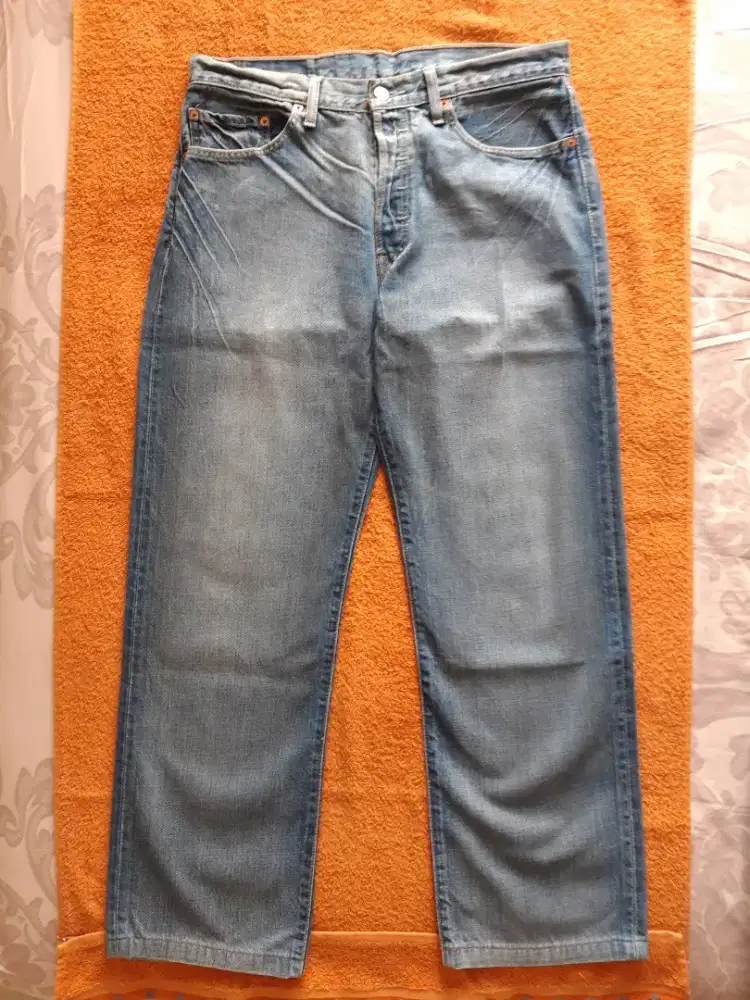 CELANA BLUE JEANS.