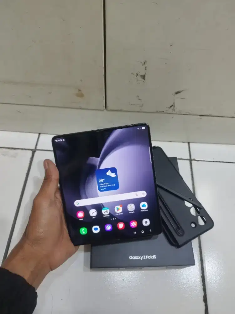 Samsung Z fold 5 11/512gb