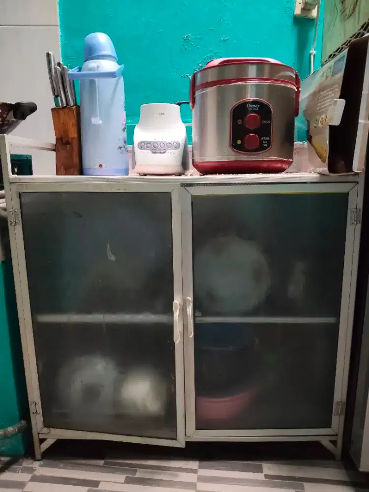 Meja kompor, Rak piring