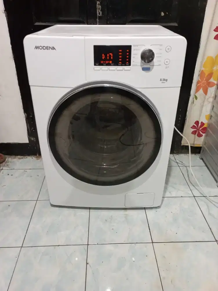 Mesin cuci otomatis merk Modena