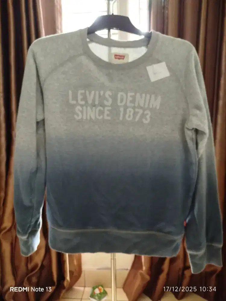 CrewNeck Levis Rare item