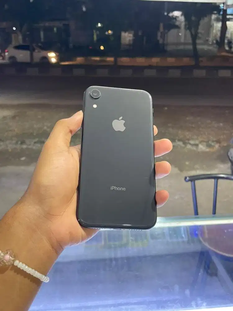 IPHONE XR 64GB jaringan aman