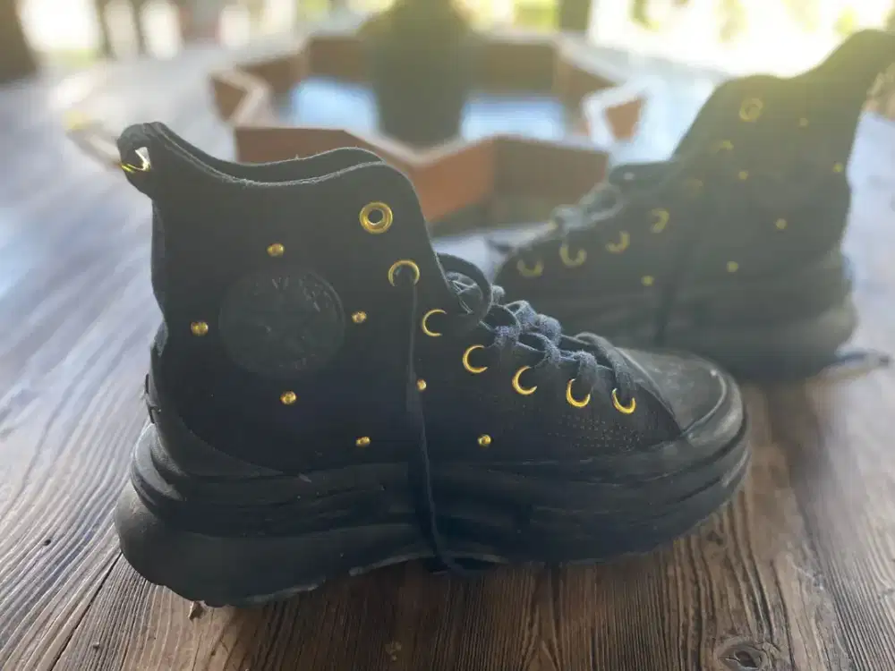 Sepatu Converse Type A05461C
Ukuran 37
Asli dan Original