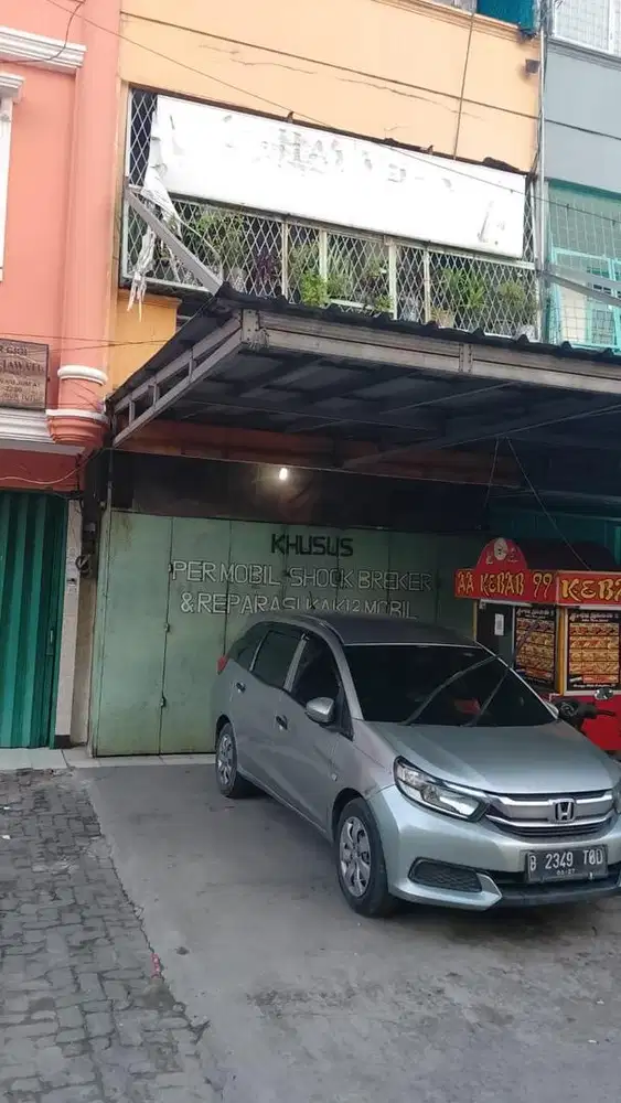 Disewa Ruko 3 Lantai Duri Kosambi Pinggir Jalan Utama Strategis