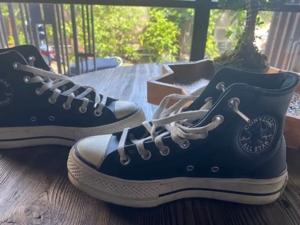 Sepatu Converse Type A11160C
Ukuran 37
Original Second